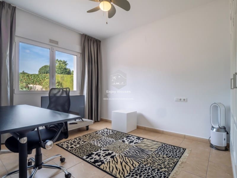 3 bedroom Villa for sale in Javea / Xabia with pool - € 899,000 (Ref: 9421685)