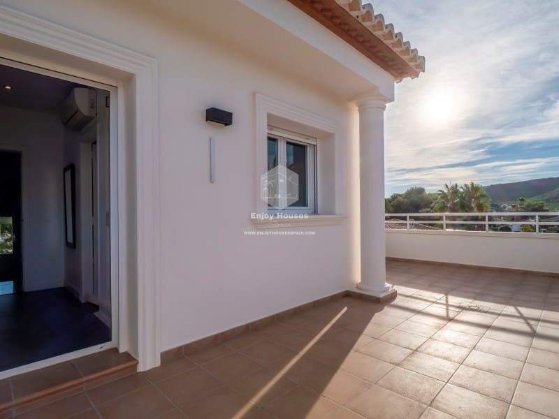 3 bedroom Villa for sale in Javea / Xabia with pool - € 899,000 (Ref: 9421685)