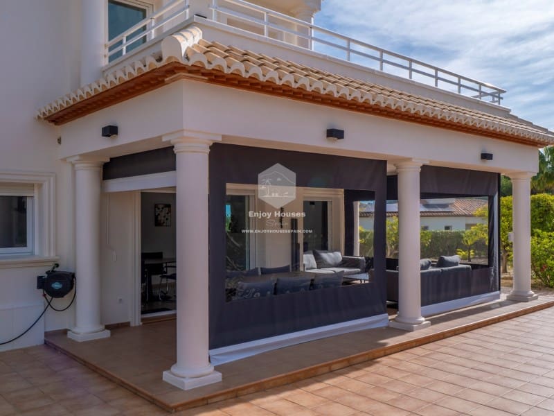 3 bedroom Villa for sale in Javea / Xabia with pool - € 899,000 (Ref: 9421685)