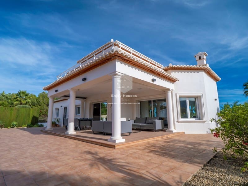 3 bedroom Villa for sale in Javea / Xabia with pool - € 899,000 (Ref: 9421685)