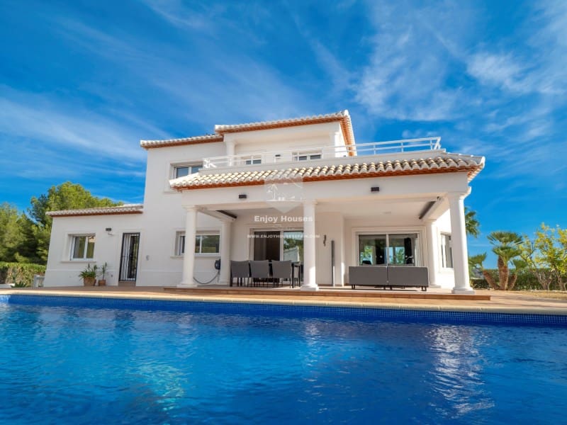 3 bedroom Villa for sale in Javea / Xabia with pool - € 899,000 (Ref: 9421685)