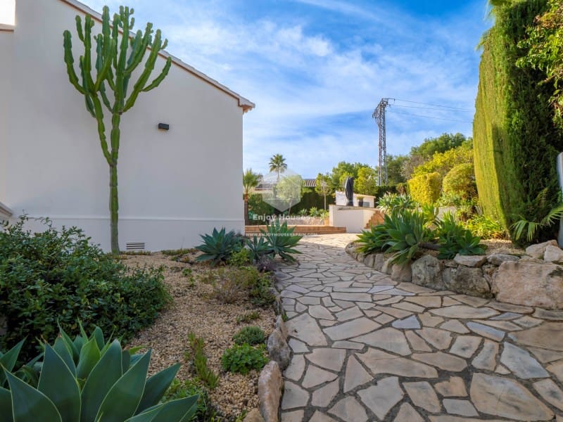 3 bedroom Villa for sale in Javea / Xabia with pool - € 899,000 (Ref: 9421685)