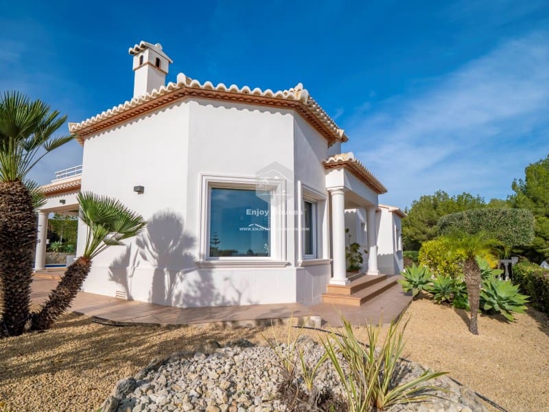 3 bedroom Villa for sale in Javea / Xabia with pool - € 899,000 (Ref: 9421685)