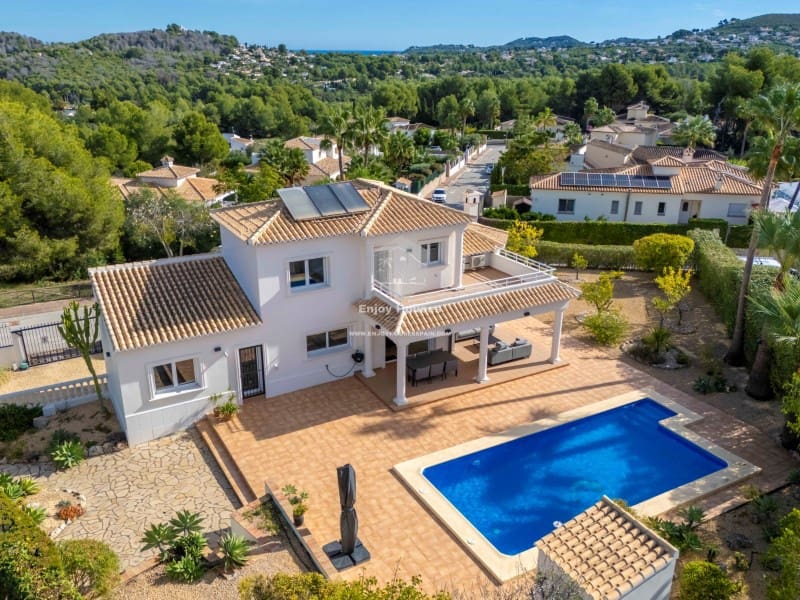 3 bedroom Villa for sale in Javea / Xabia with pool - € 899,000 (Ref: 9421685)