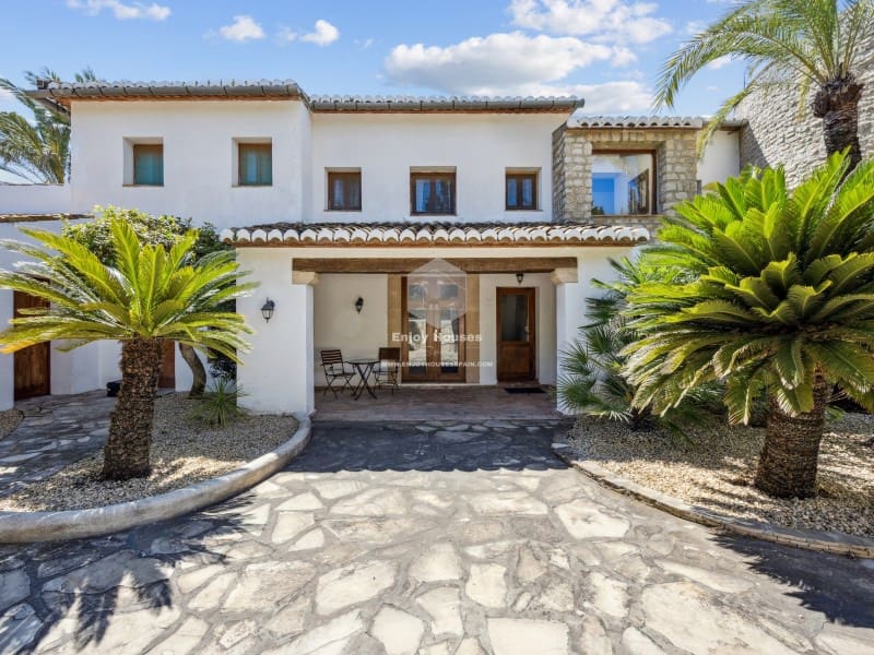 8 bedroom Villa for sale in Javea / Xabia with pool - € 1,590,000 (Ref: 9421687)