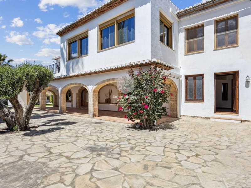 8 bedroom Villa for sale in Javea / Xabia with pool - € 1,590,000 (Ref: 9421687)