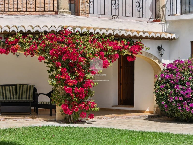 8 bedroom Villa for sale in Javea / Xabia with pool - € 1,590,000 (Ref: 9421687)