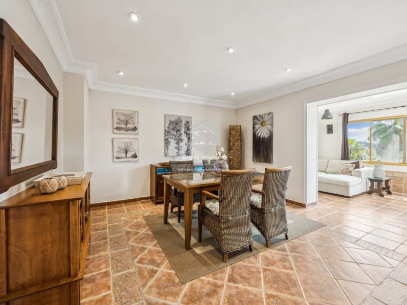 8 bedroom Villa for sale in Javea / Xabia with pool - € 1,590,000 (Ref: 9421687)