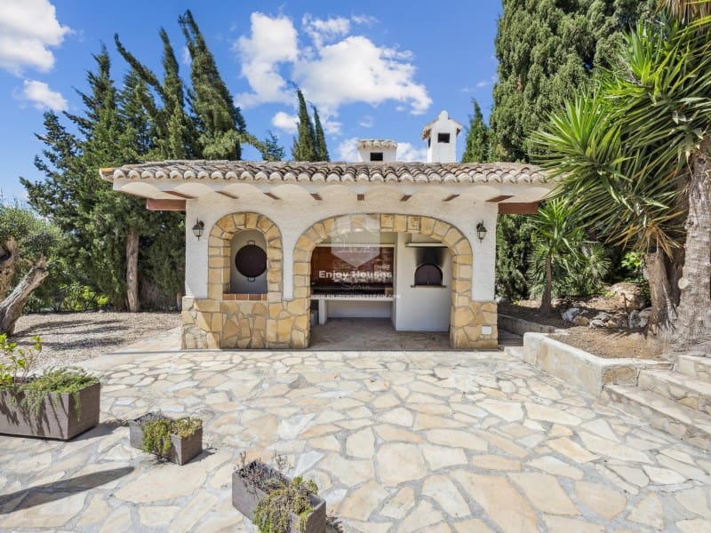 8 bedroom Villa for sale in Javea / Xabia with pool - € 1,590,000 (Ref: 9421687)