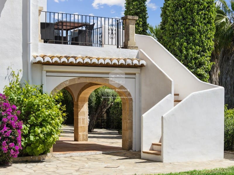 8 bedroom Villa for sale in Javea / Xabia with pool - € 1,590,000 (Ref: 9421687)