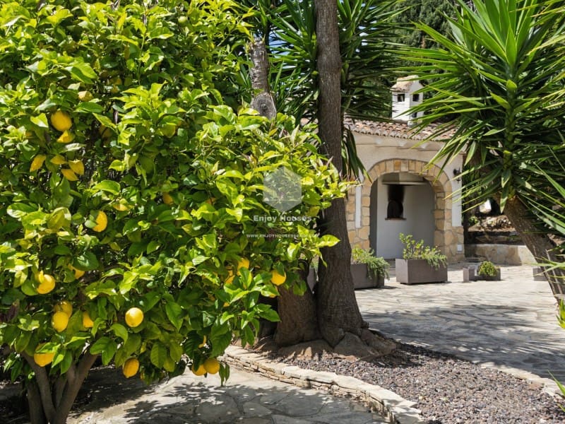 8 bedroom Villa for sale in Javea / Xabia with pool - € 1,590,000 (Ref: 9421687)