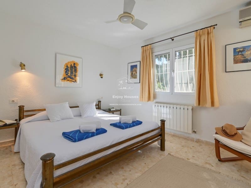 4 Zimmer Villa zu verkaufen in Javea / Xabia mit Pool - 749.000 € (Ref: 9425427)