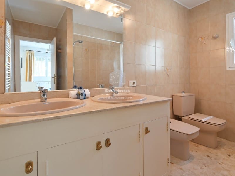 4 Zimmer Villa zu verkaufen in Javea / Xabia mit Pool - 749.000 € (Ref: 9425427)