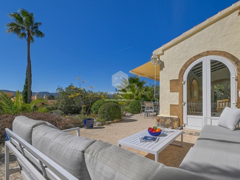 4 Zimmer Villa zu verkaufen in Javea / Xabia mit Pool - 749.000 € (Ref: 9425427)