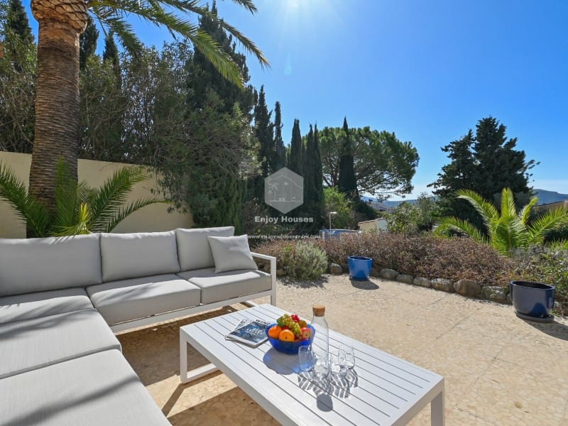 4 Zimmer Villa zu verkaufen in Javea / Xabia mit Pool - 749.000 € (Ref: 9425427)