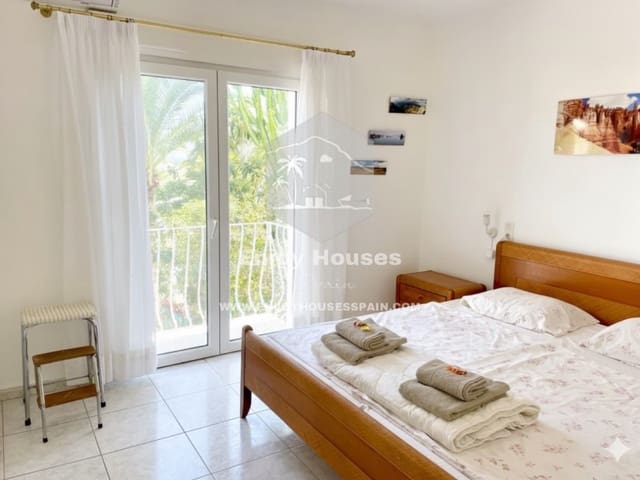3 bedroom Semi-detached Villa for sale in Benimeit - Tabaira, Teulada-Moraira with garage - € 535,000 (Ref: 9441675)