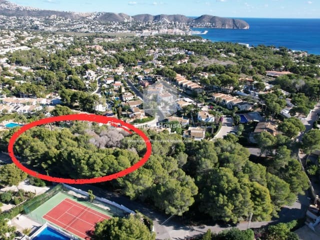 Terreno para Construção para venda em Pinar del Advocat - Cometa, Teulada-Moraira - 500 000 € (Ref: 9453252)