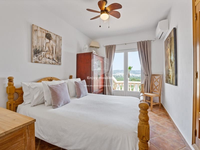 4 sypialnia Willa na sprzedaż w Javea / Xabia z basenem - 1 675 000 € (Ref: 9470757)