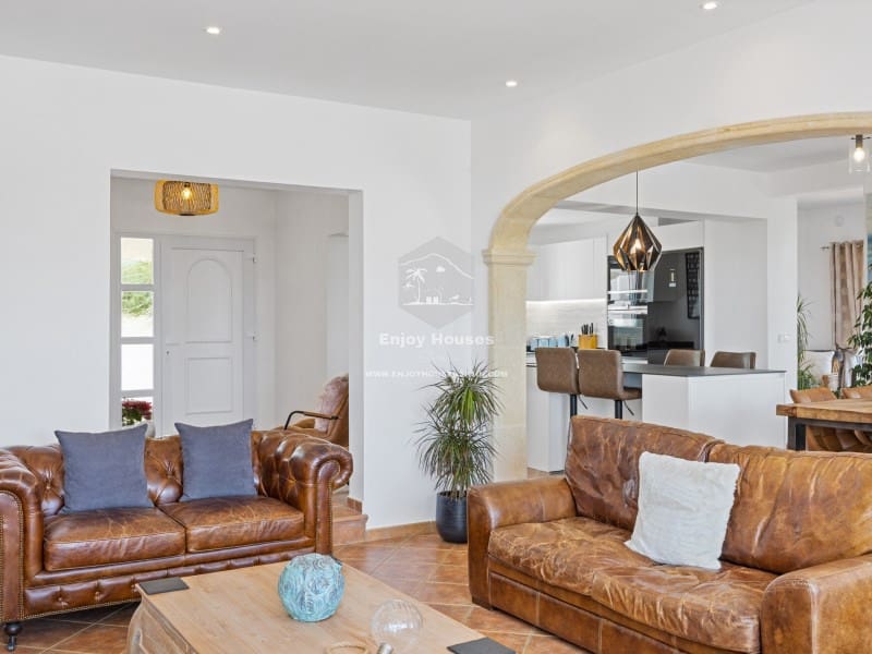 4 sypialnia Willa na sprzedaż w Javea / Xabia z basenem - 1 675 000 € (Ref: 9470757)