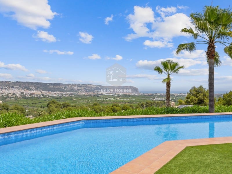 4 sypialnia Willa na sprzedaż w Javea / Xabia z basenem - 1 675 000 € (Ref: 9470757)