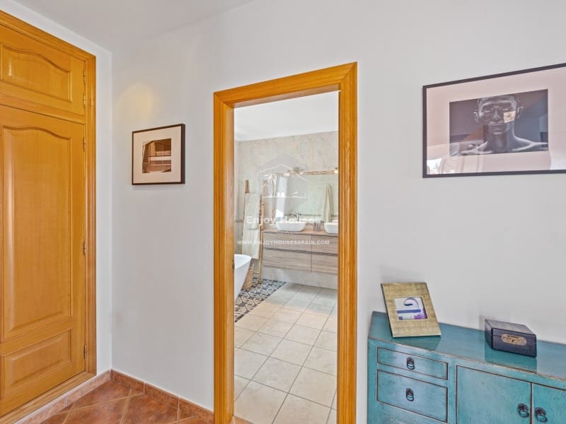 4 sypialnia Willa na sprzedaż w Javea / Xabia z basenem - 1 675 000 € (Ref: 9470757)