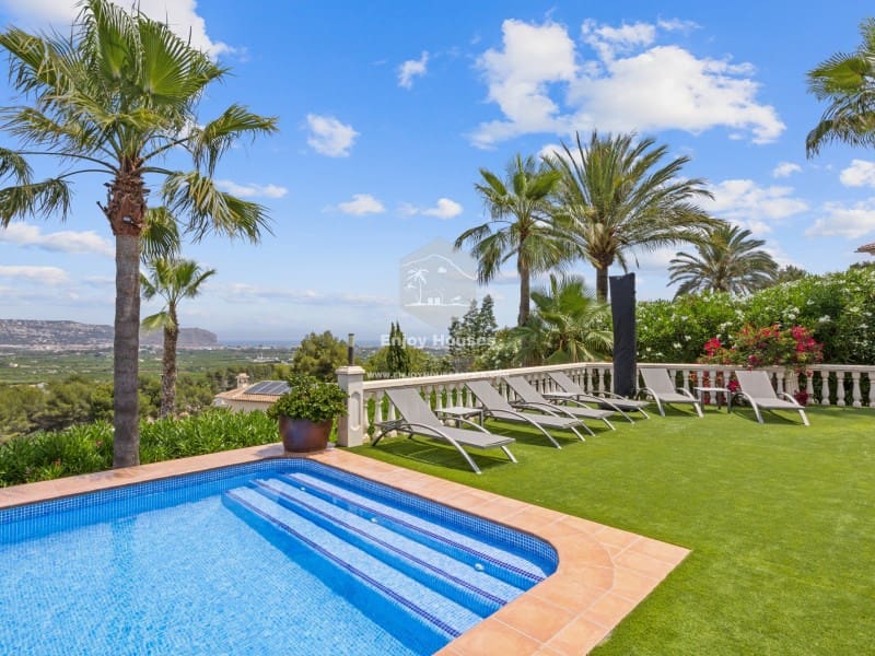 4 sypialnia Willa na sprzedaż w Javea / Xabia z basenem - 1 675 000 € (Ref: 9470757)