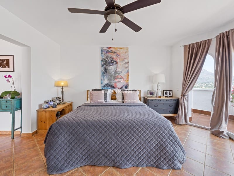 4 sypialnia Willa na sprzedaż w Javea / Xabia z basenem - 1 675 000 € (Ref: 9470757)