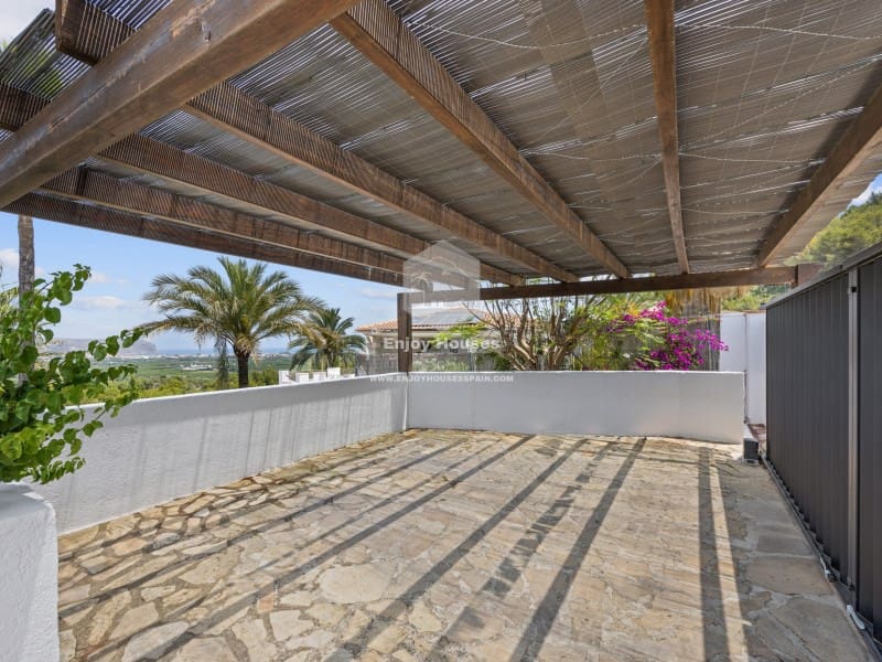 4 sypialnia Willa na sprzedaż w Javea / Xabia z basenem - 1 675 000 € (Ref: 9470757)