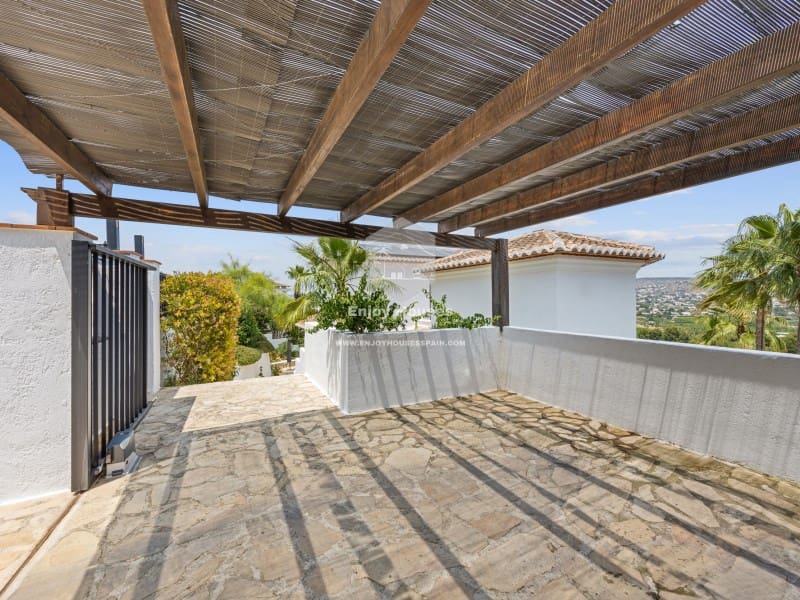 4 sypialnia Willa na sprzedaż w Javea / Xabia z basenem - 1 675 000 € (Ref: 9470757)