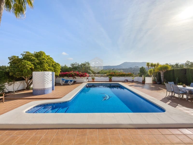 Chalet de 4 habitaciones en Benitachell / Benitatxell en venta con garaje - 620.000 € (Ref: 9473608)