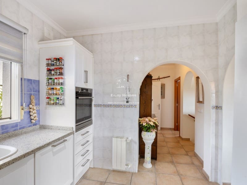 Chalet de 4 habitaciones en Benitachell / Benitatxell en venta con garaje - 620.000 € (Ref: 9473608)