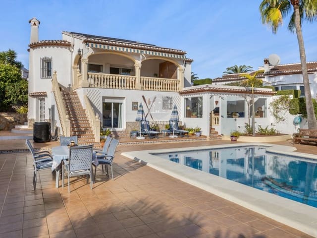 Chalet de 4 habitaciones en Benitachell / Benitatxell en venta con garaje - 620.000 € (Ref: 9473608)