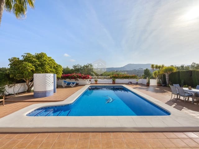 Chalet de 4 habitaciones en Benitachell / Benitatxell en venta con garaje - 620.000 € (Ref: 9473608)