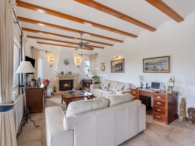 Chalet de 4 habitaciones en Benitachell / Benitatxell en venta con garaje - 620.000 € (Ref: 9473608)