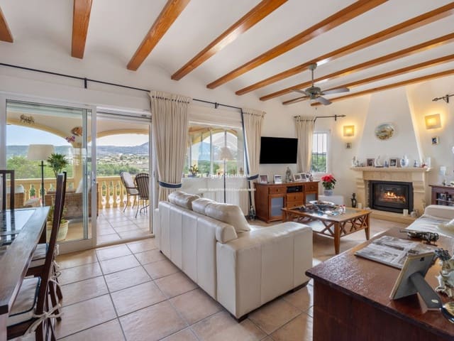 Chalet de 4 habitaciones en Benitachell / Benitatxell en venta con garaje - 620.000 € (Ref: 9473608)