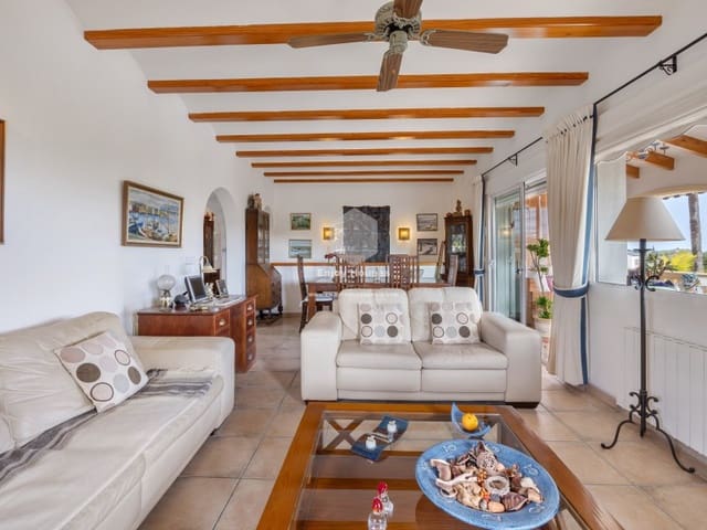 Chalet de 4 habitaciones en Benitachell / Benitatxell en venta con garaje - 620.000 € (Ref: 9473608)