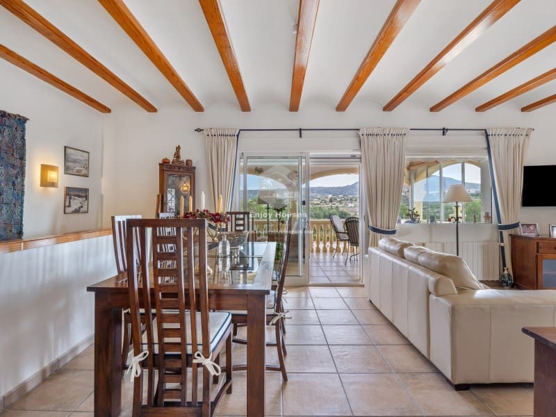 Chalet de 4 habitaciones en Benitachell / Benitatxell en venta con garaje - 620.000 € (Ref: 9473608)