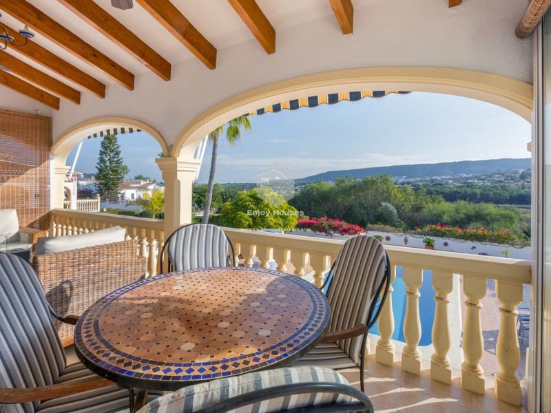 Chalet de 4 habitaciones en Benitachell / Benitatxell en venta con garaje - 620.000 € (Ref: 9473608)