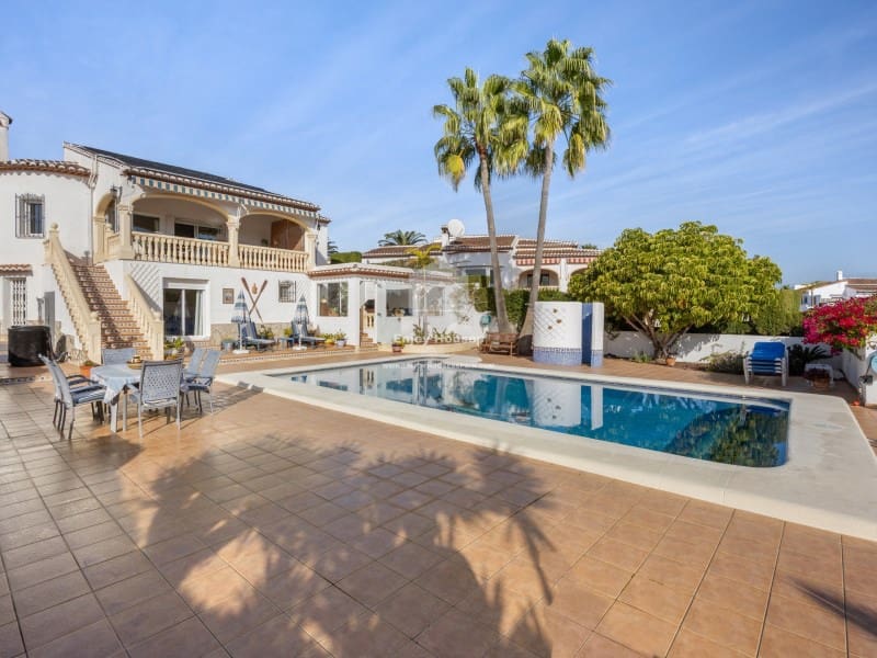 Chalet de 4 habitaciones en Benitachell / Benitatxell en venta con garaje - 620.000 € (Ref: 9473608)