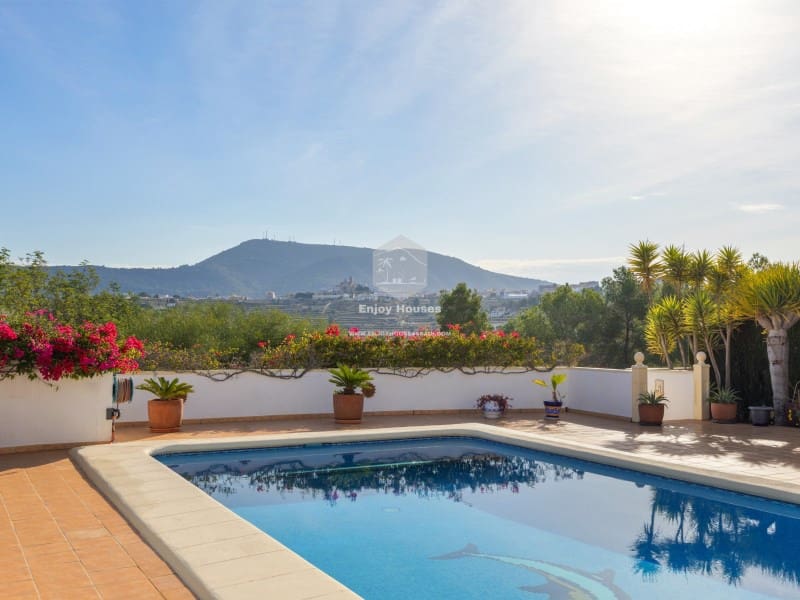 Chalet de 4 habitaciones en Benitachell / Benitatxell en venta con garaje - 620.000 € (Ref: 9473608)