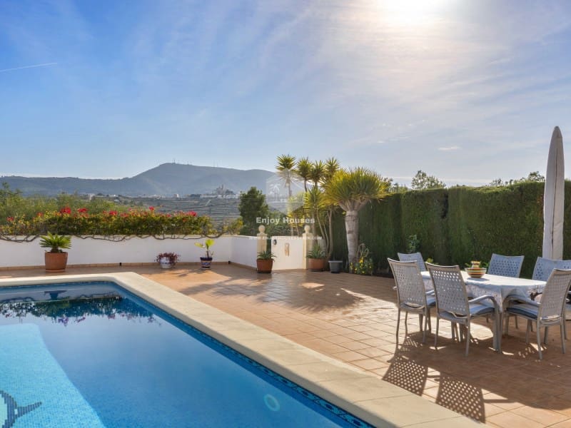 Chalet de 4 habitaciones en Benitachell / Benitatxell en venta con garaje - 620.000 € (Ref: 9473608)