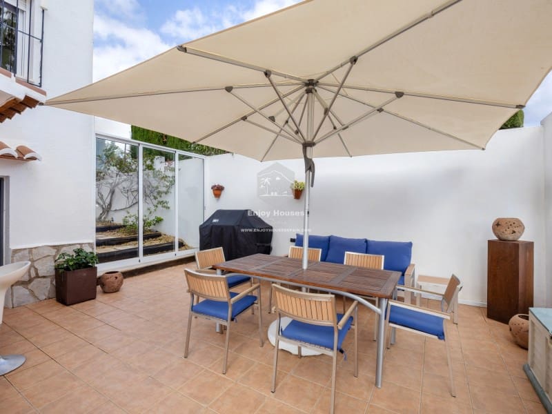 Chalet de 4 habitaciones en Benitachell / Benitatxell en venta con garaje - 620.000 € (Ref: 9473608)