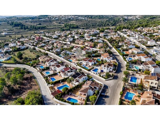 Chalet de 4 habitaciones en Benitachell / Benitatxell en venta con garaje - 620.000 € (Ref: 9473608)