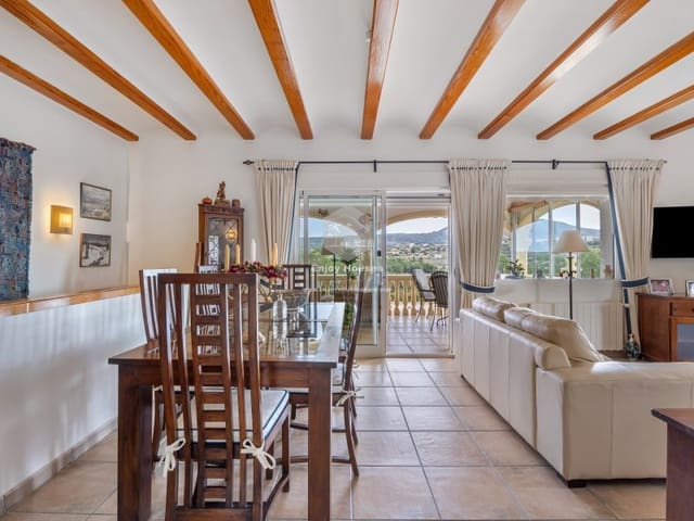 Chalet de 4 habitaciones en Benitachell / Benitatxell en venta con garaje - 620.000 € (Ref: 9473608)