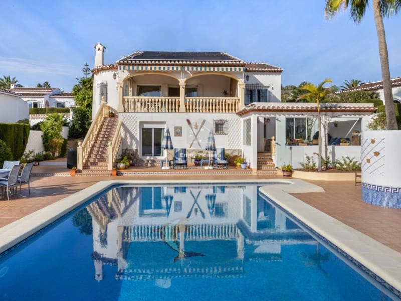 Chalet de 4 habitaciones en Benitachell / Benitatxell en venta con garaje - 620.000 € (Ref: 9473608)