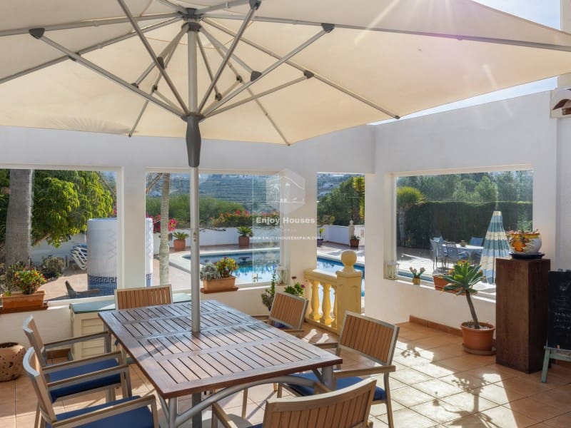 Chalet de 4 habitaciones en Benitachell / Benitatxell en venta con garaje - 620.000 € (Ref: 9473608)