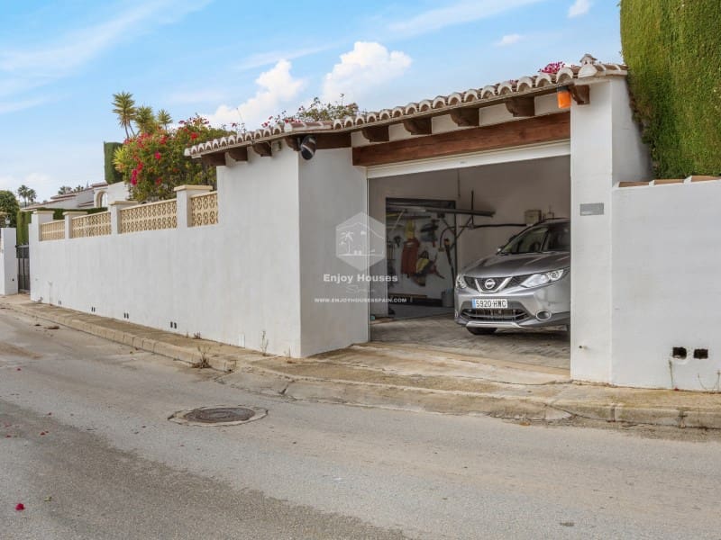 Chalet de 4 habitaciones en Benitachell / Benitatxell en venta con garaje - 620.000 € (Ref: 9473608)