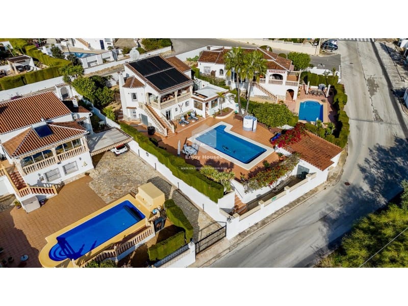 Chalet de 4 habitaciones en Benitachell / Benitatxell en venta con garaje - 620.000 € (Ref: 9473608)