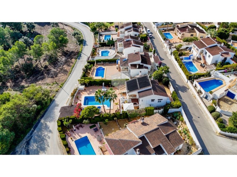 Chalet de 4 habitaciones en Benitachell / Benitatxell en venta con garaje - 620.000 € (Ref: 9473608)