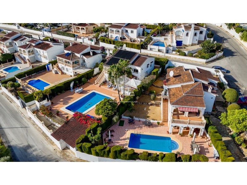 Chalet de 4 habitaciones en Benitachell / Benitatxell en venta con garaje - 620.000 € (Ref: 9473608)